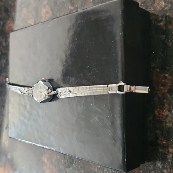 1940s Clinton watch - Picture 2 of 4